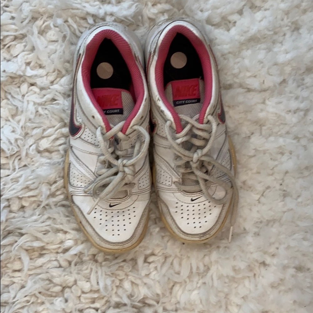 white and pink nike sneakers